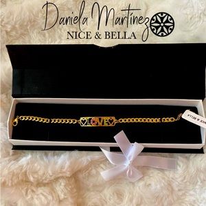 Nice & Bella jewelry has 4 baths of 18k gold.